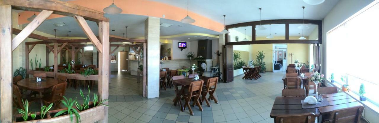Hotel Dyminy Κίελτσε Εξωτερικό φωτογραφία