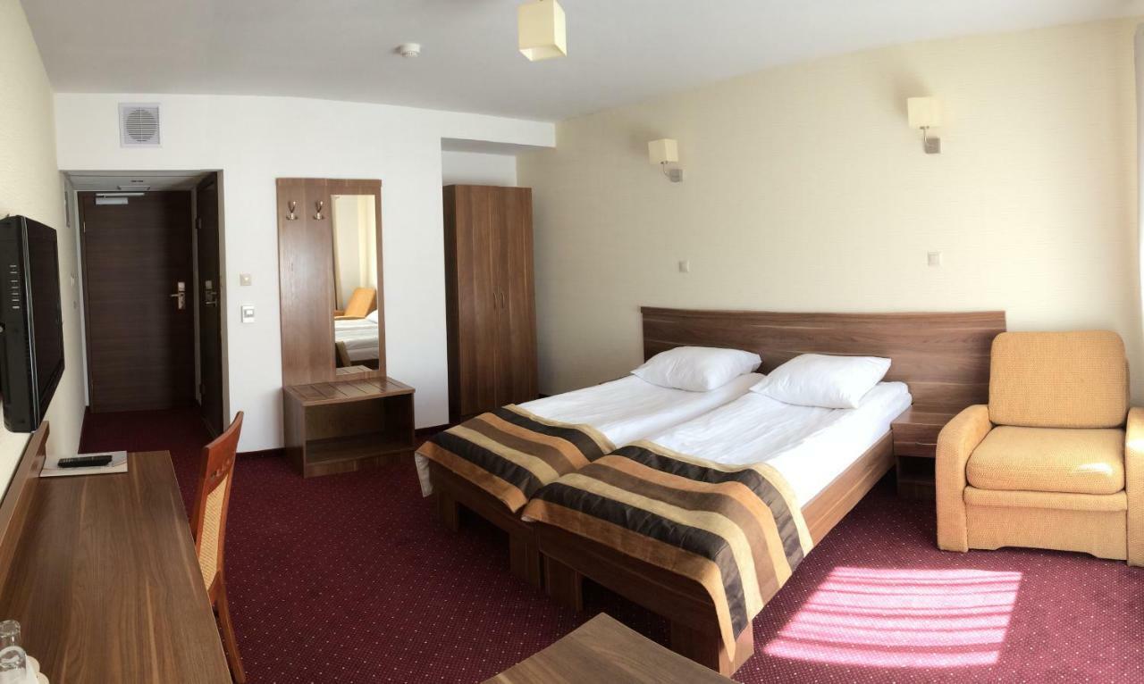 Hotel Dyminy Κίελτσε Εξωτερικό φωτογραφία