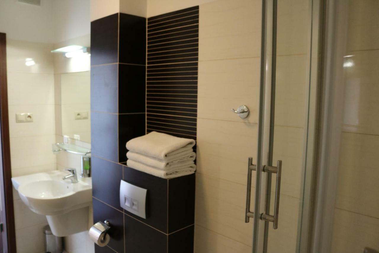 Hotel Dyminy Κίελτσε Εξωτερικό φωτογραφία